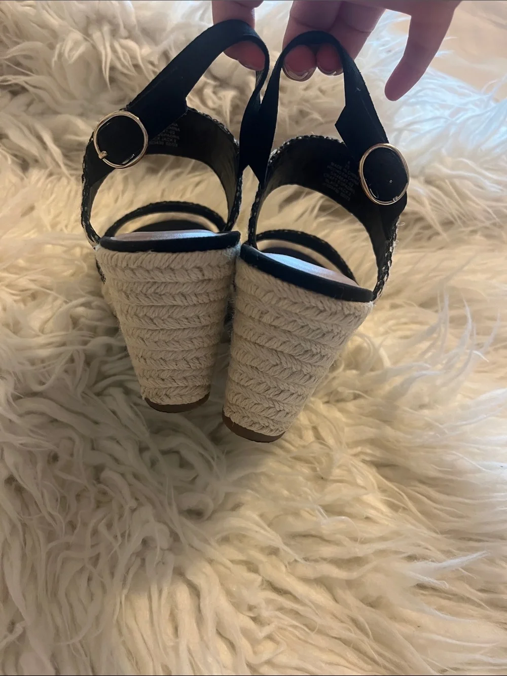 Old Navy Women's Black and Cream Woven Strap Sandals Size 8